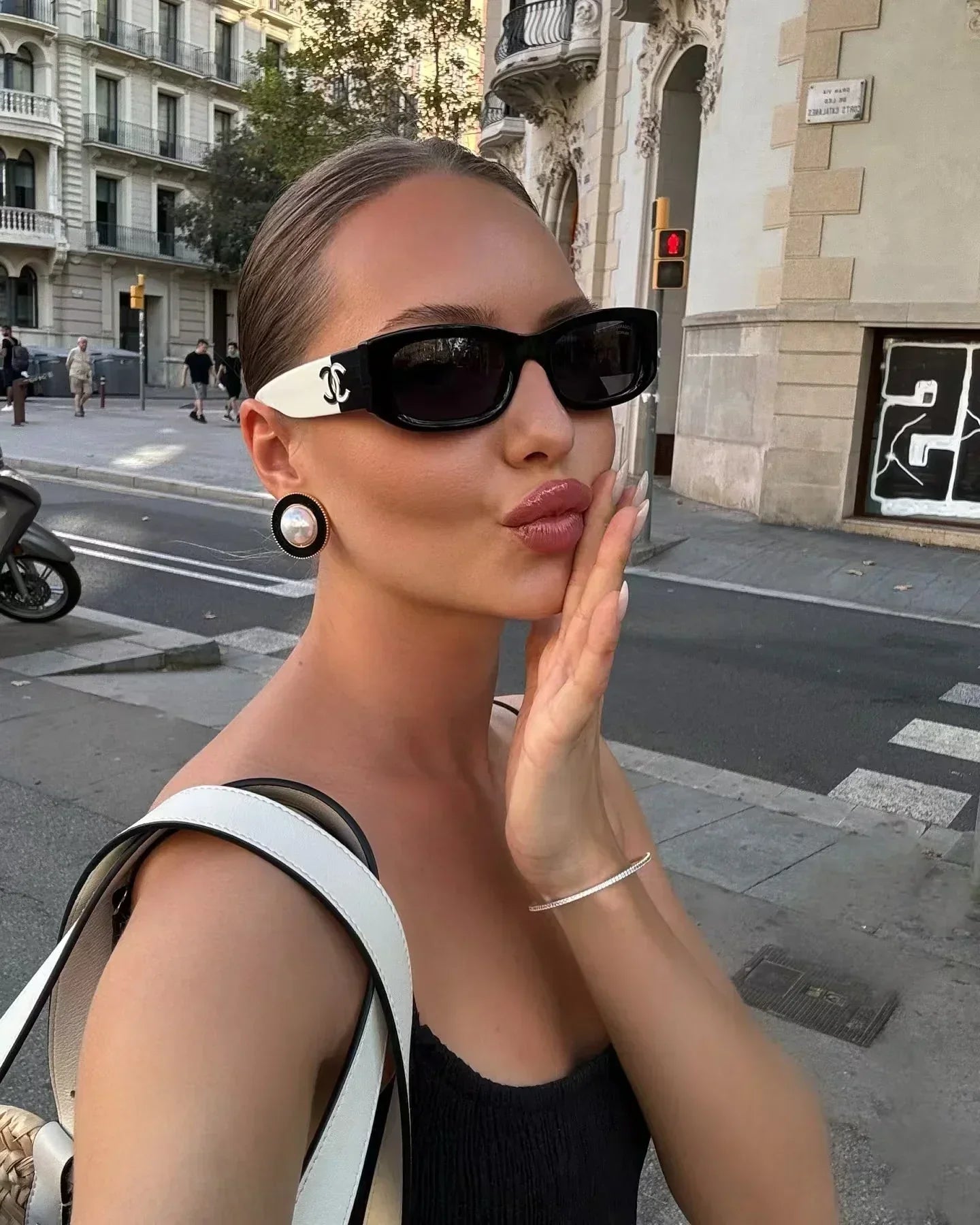 2025 Sunglasses Black and white panda personality sunglasses