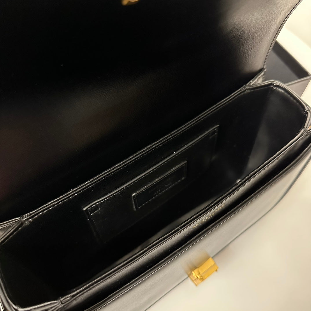 2025 Bag Classic Envelope Bag W3913