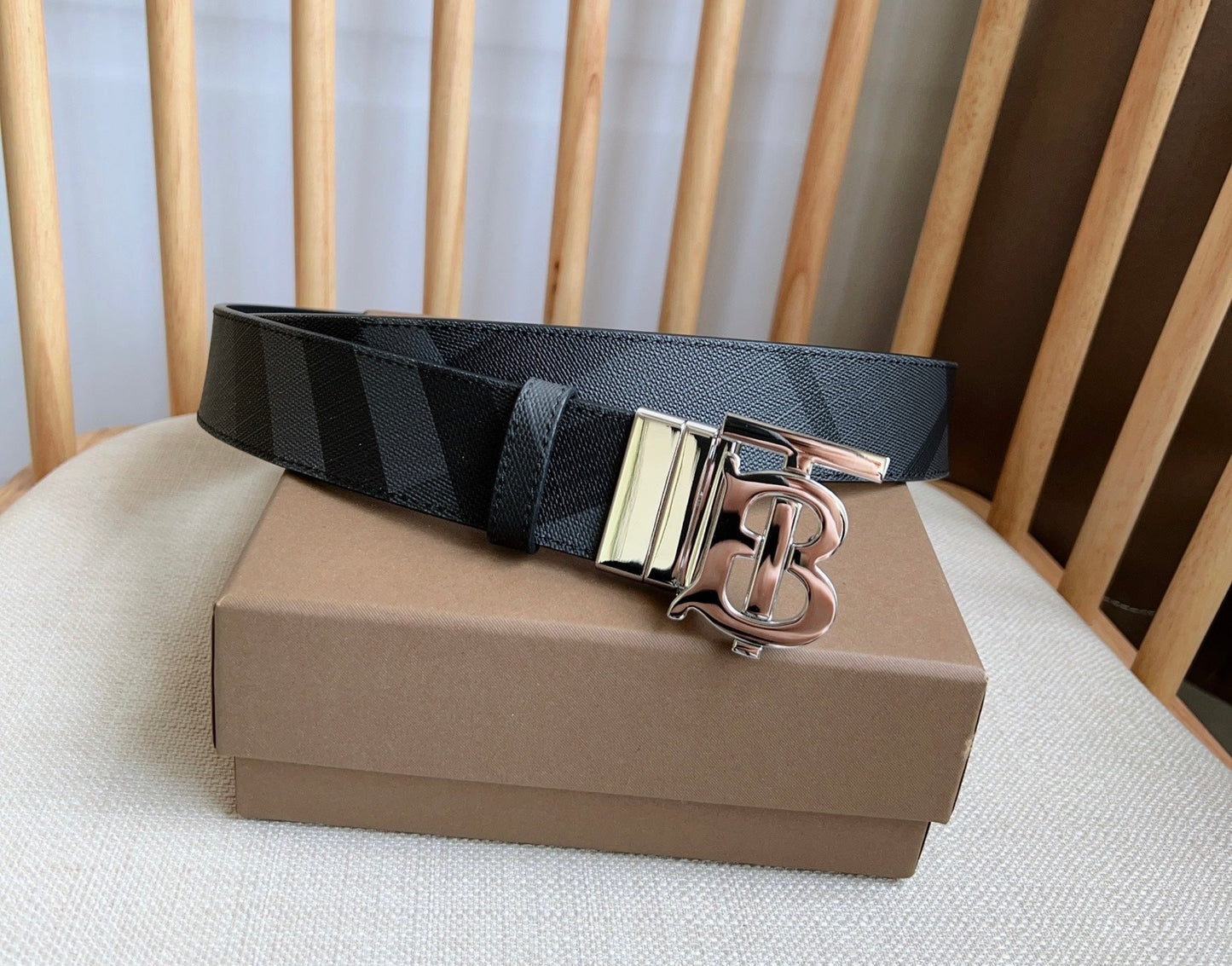 2025 brand multi-color buckle fashion belt