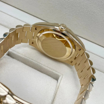 Women And Man Datejust heaven How stunning is this 36-40mm DayDate with a mother of pearl dial watch