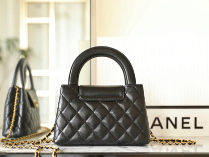 2025 Bag Stylish Top-handle Bag W39115